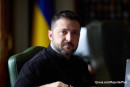 "Час завершувати війну: Україна не боїться зустрічей і очікує такого ж сміливого підходу з російської сторони", - заявив Президент Зеленський і озвучив потенційні формати зустрічей заради миру.
Зокрема, з партнерами обговорюється два двосторонні формати та один тристоронній. Також Президент вкотре наголосив, що Європа має бути учасницею відповідних процесів.
#news
