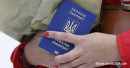 Штампи в паспортах більше не ставитимуть: нова система в'їзду в ЄС почне діяти 12 жовтня

Перетин кордону фіксуватимуть у цифровому форматі. Система збиратиме біометричні дані — зокрема відбитки пальців і зображення обличчя — і поступово повністю замінить практику штампування паспортів.
#news